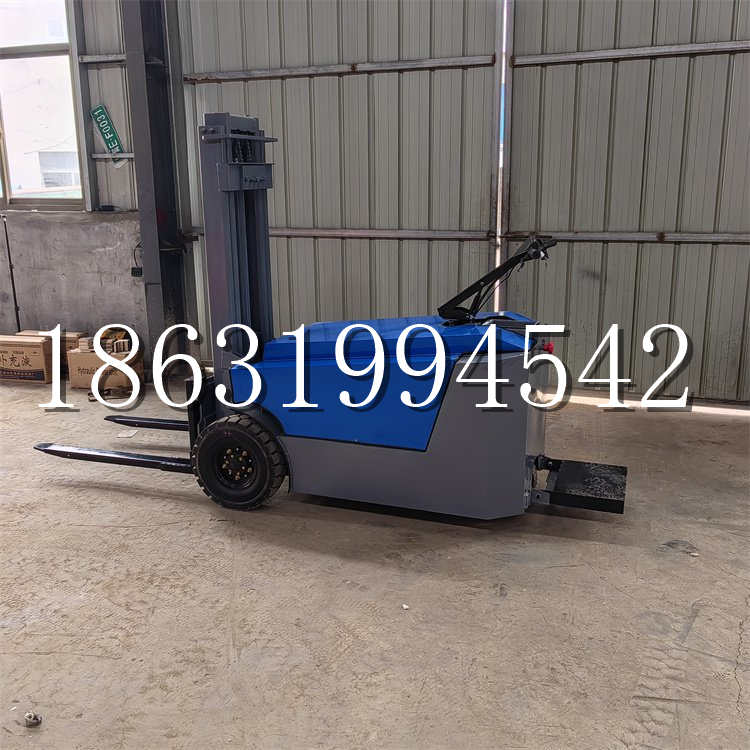 百色市全电动叉车插腿式堆高车液压装卸车1.5吨升高小型站驾式铲车
